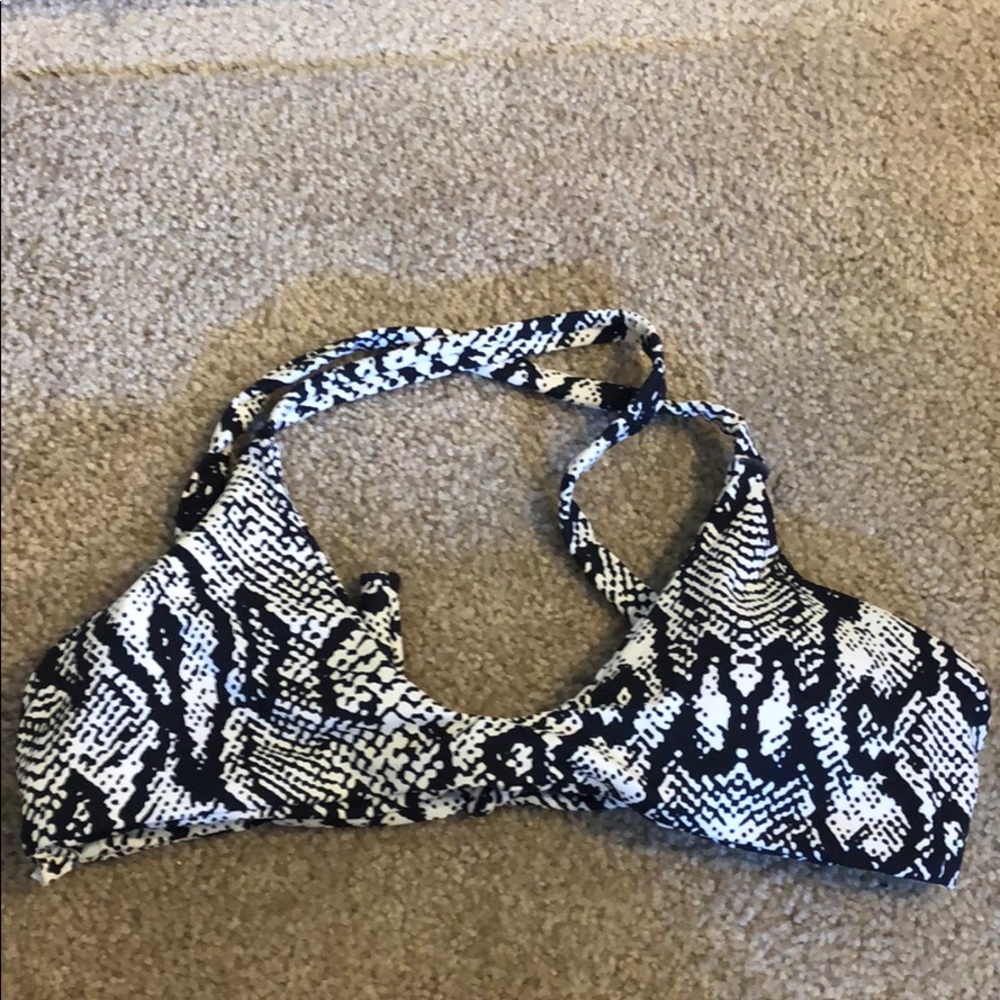 Midori black and white bikini top